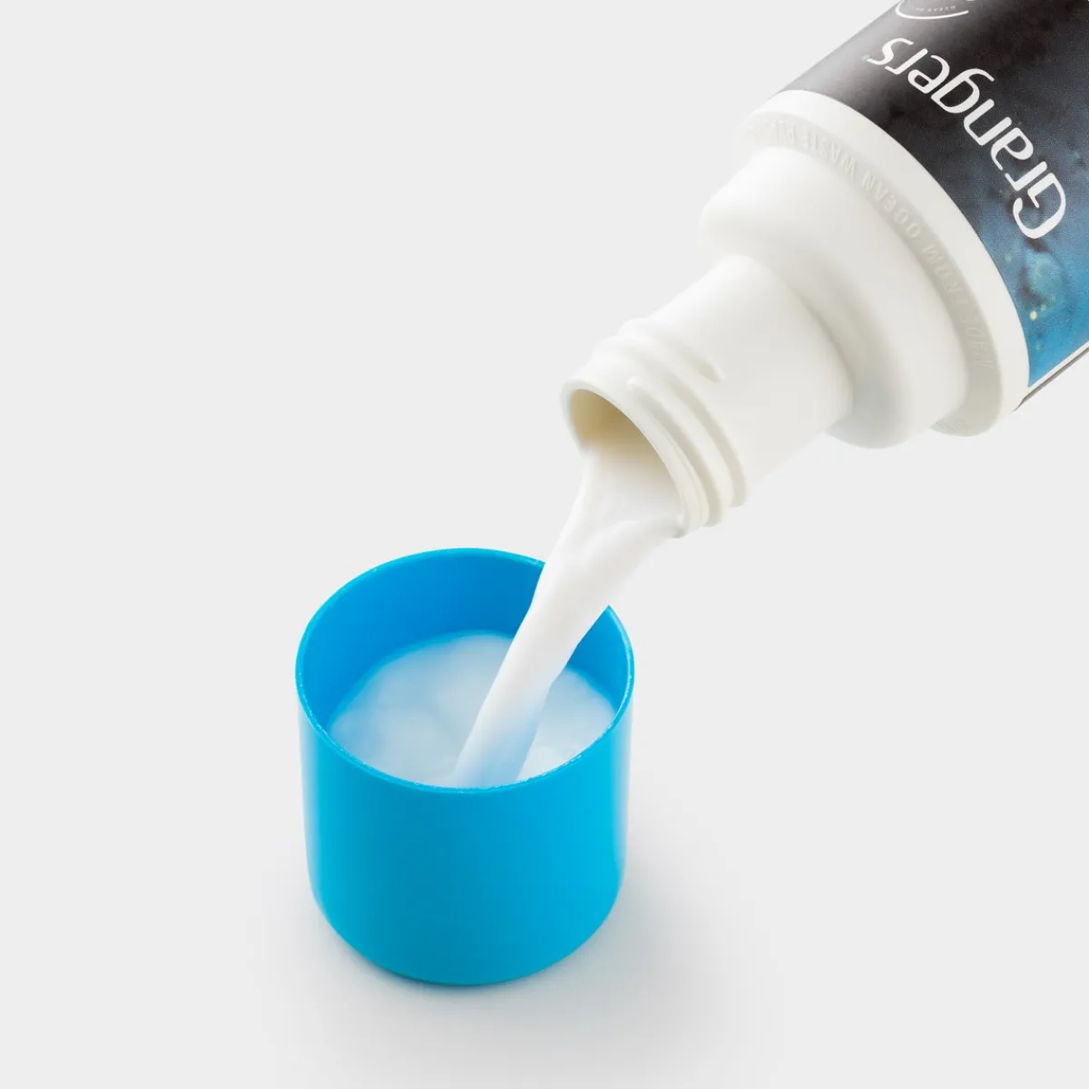 Grangers Wash + Repel Down 2 in 1 waterproof cleaner Shop